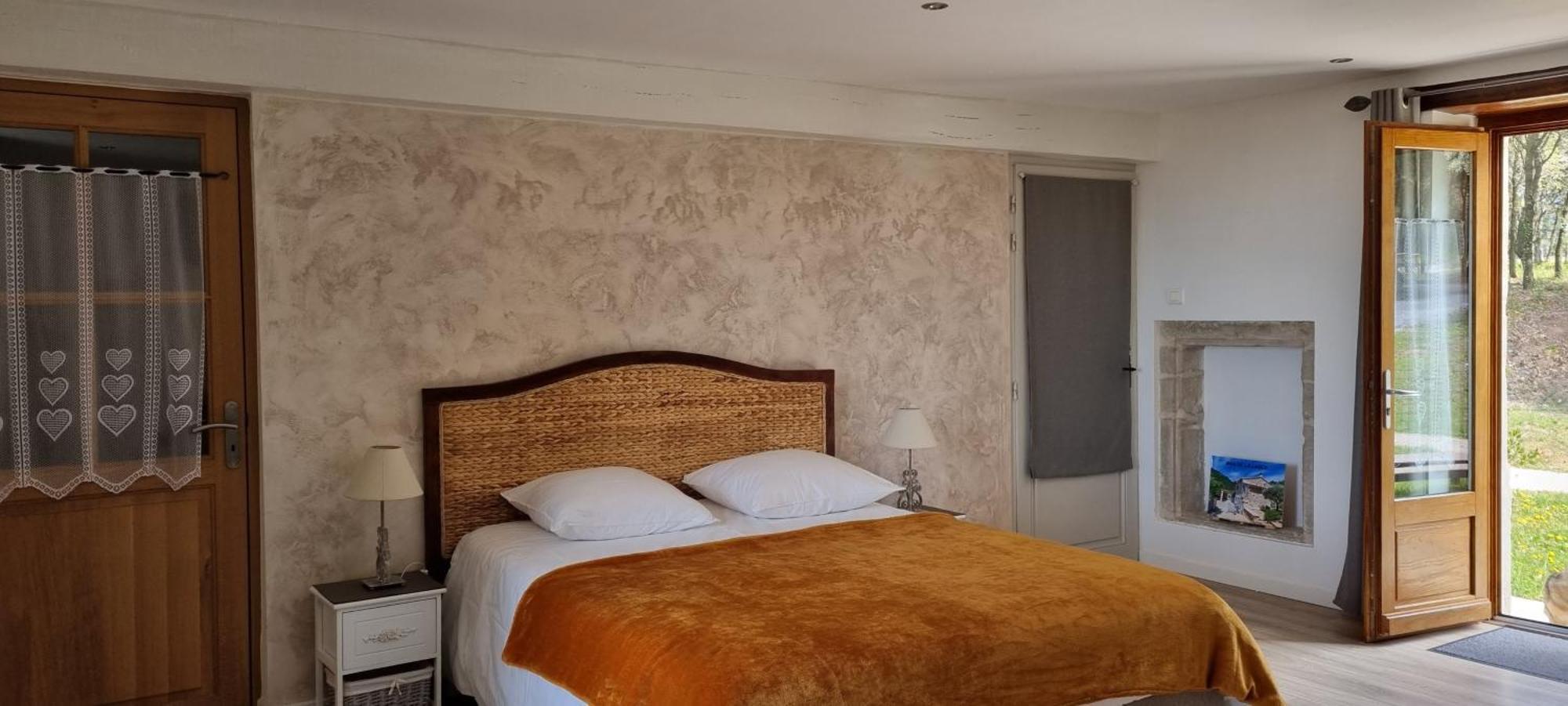 Bed and Breakfast Mas De La Lance Roche-Saint-Secret Экстерьер фото